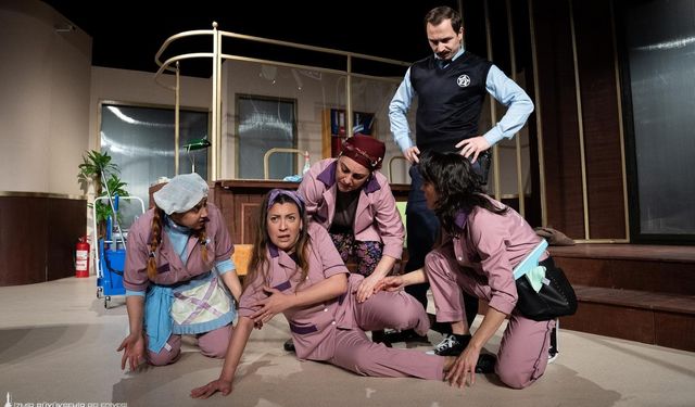 İzmir Şehir Tiyatroları Karşıyaka çıkartması yapıyor: 'Mor Şalvar' sahne alacak