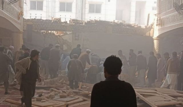 Cuma namazı sırasında bombalı saldırı: 10 ölü, 80 yaralı