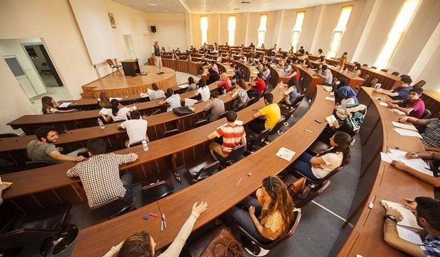 Üniversite eğitimi 3 yıla mı iniyor? YÖK’ten Meclis’teki soru önergesine yanıt!