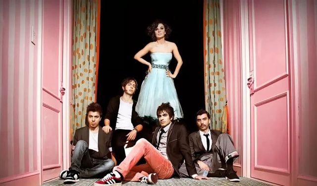 Model hayranlarına müjde: 10 yıllık hasret İzmir’de sona eriyor!