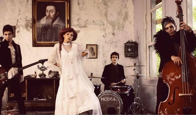 Model grubu geri mi dönüyor? Eski üyelerden 'takip' hareketliliği