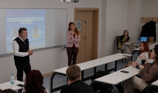 Yaşar Üniversitesi’nden yanlış bilgilendirmeyle mücadele etkinliği