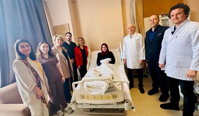 AK Parti Çeşme İlçe Başkanı Pınar Ayyıldız Özen’den 14 Mart Tıp Bayramı mesajı