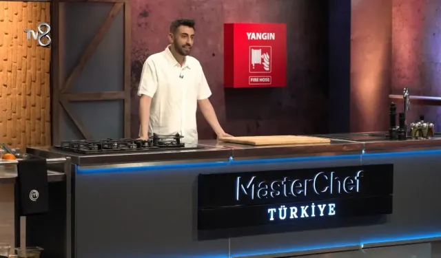 AVM’de yediği köfteden cam çıktı: Ünlü şef hastanelik oldu