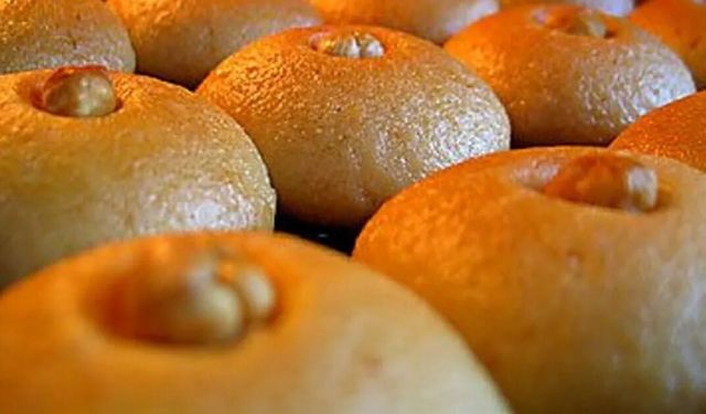 Bayram sofralarına yakışan pratik şekerpare tarifi