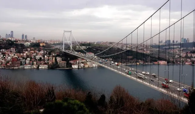 Bayram tatilinde otoyol ve köprülerde rekor araç geçişi!