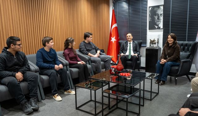 Bornova’da deneme sınavı başarısına ödül