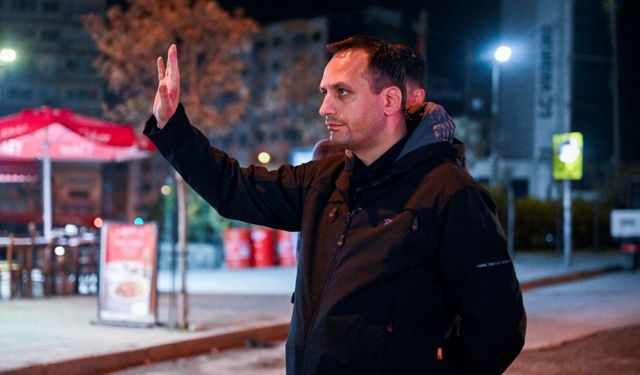 Bornova’da trafik durmasın diye gece mesaisi