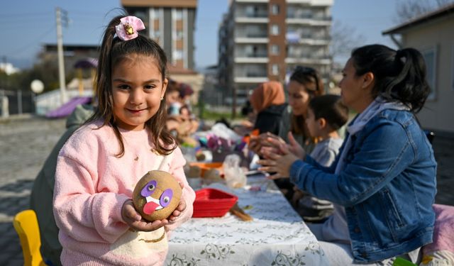 Bornova’da çocuklar hem öğreniyor hem sosyalleşiyor