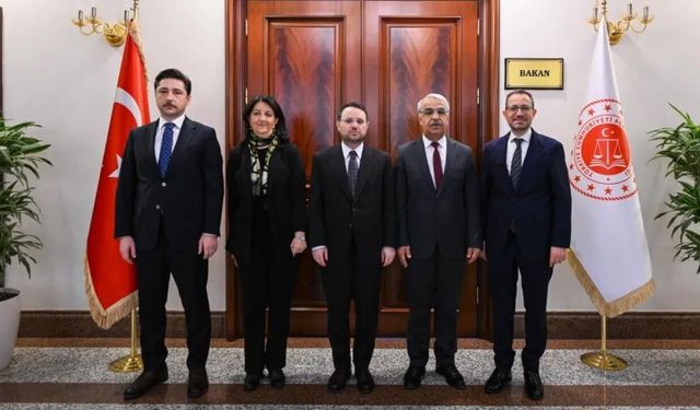 DEM Parti’den Bakan Gürlek’e ziyaret