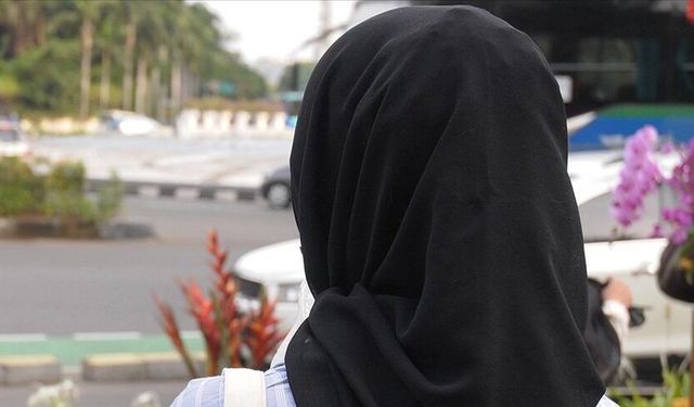 DEÜ'de kadın akademisyene başörtüsü nedeniyle küfür iddiası!