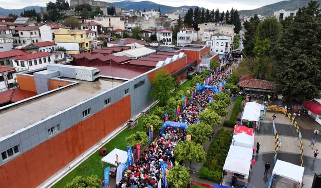 Efes Ultra Maratonu 2026’da binlerce koşucu parkurdaydı