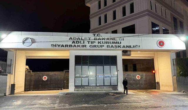 Eşi ile uygunsuz şekilde yakaladığı adama kurşun yağdırdı: 1 ölü, 1 yaralı