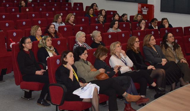 EÜTF’de ‘Türk Seramik Sanatında Kadın İmgesi’ söyleşisi düzenlendi