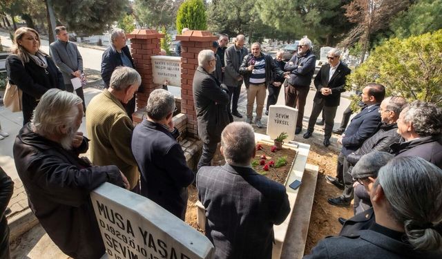 Gazeteci Okan Yüksel vefatının birinci yılında mezarı başında anıldı