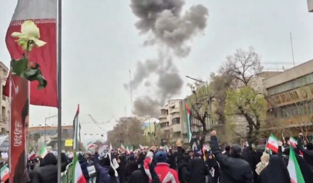 İsrail, İran'da miting alanını vurdu!