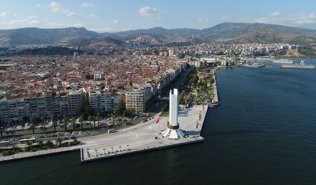İYTE Öğrencileri Karşıyaka için sürdürülebilir konut fikirleri üretiyor