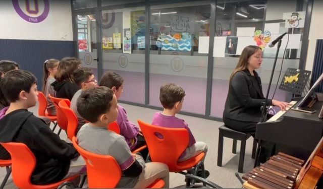 İzmir’de müzik dersi sosyal medyayı salladı