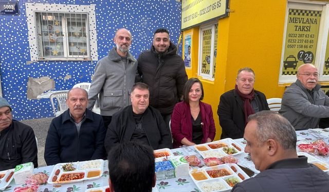 İzmir’de taksicilerden mahalleye iftar sofrası