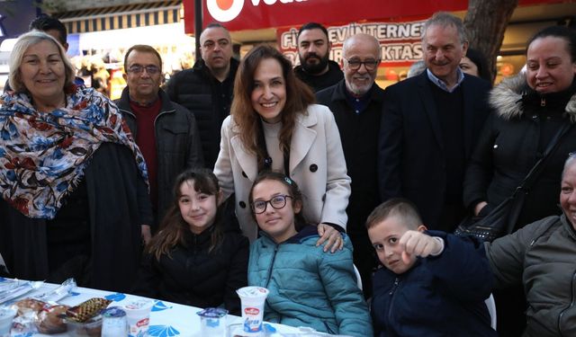 Karşıyaka Çarşı’da 5 bin kişilik dev iftar sofrası