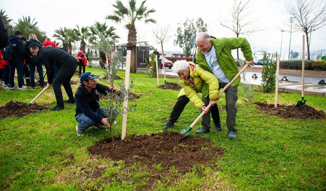 Karşıyaka’da voleybolun unutulmazları için ‘Hatıra Ormanı’ kuruldu