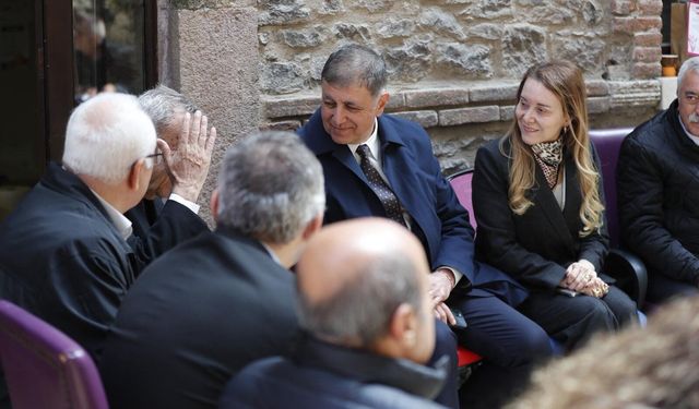 İzmir’in iki başkanı omuz omuza: Aziz Kocaoğlu’ndan Cemil Tugay’a destek!