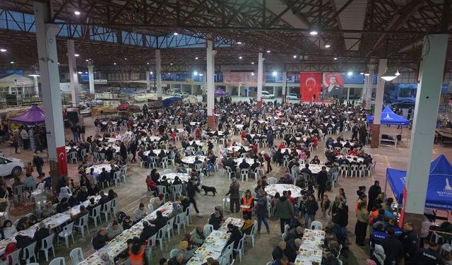 Menderes’te binler tek sofrada