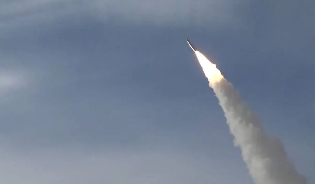 İran ordusu hipersonik hızdaki Siccil füzelerini ilk kez savaş sahasına sürdü