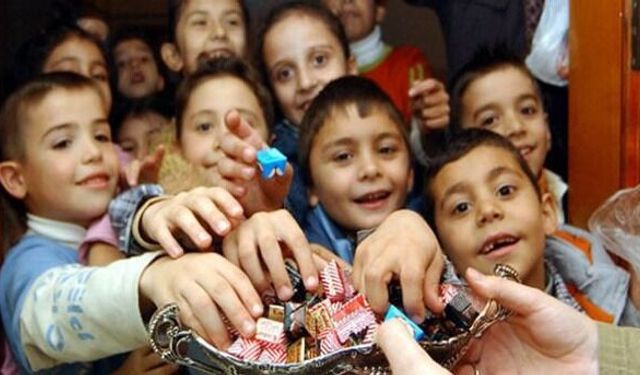 Ramazan Bayramı mesajları 2026: En güzel, kurumsal, uzun, kısa, resimli bayram mesajları seçenekleri