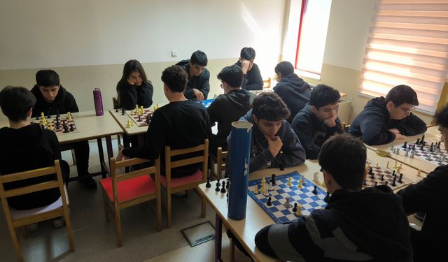 Sema Karhan Anadolu Lisesi | Şampiyonluk için son son hamle