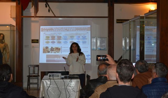 Tarihi değiştiren mikroorganizmalar EÜ’de konuşuldu