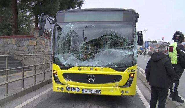 Üsküdar’da iki İETT otobüsü çarpıştı