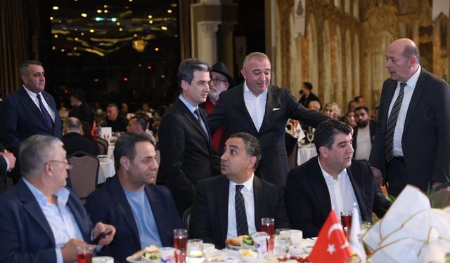 Atek Holding’den İzmir’de geniş katılımlı iftar buluşması