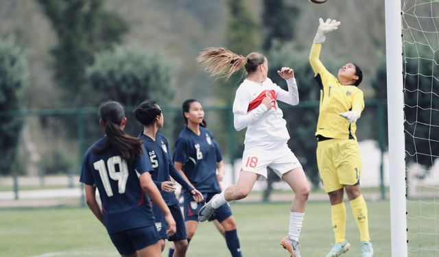 Aliağa’dan Avrupa hayaline uzanan yıldız: Açelya Nomak