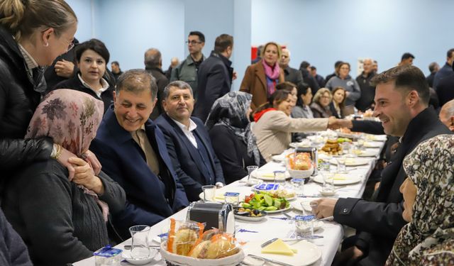 Zeytinova’da sahur bereketi: Gönüller aynı sofrada buluştu