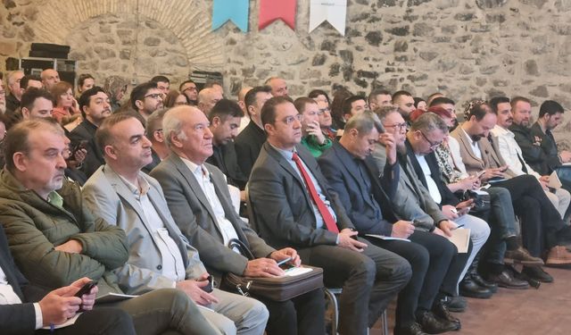 Basın İlan Kurumu’ndan İzmir’de kritik eğitim: Dijitalleşme, mevzuat ve yeni dönem vurgusu