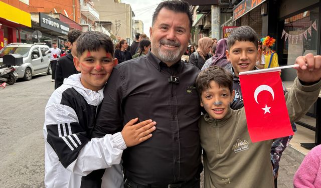 İzmirli işletmeciden 23 Nisan’da çocuklara anlamlı ikram