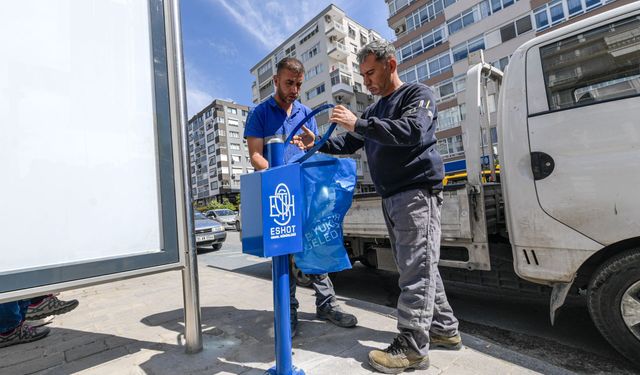 ESHOT’tan duraklarda temizlik hamlesi: 3 bin çöp kovası