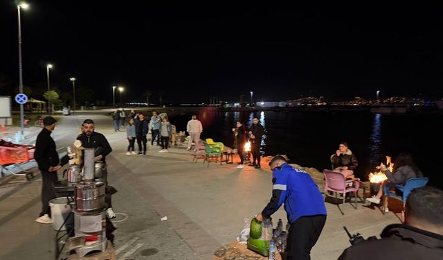 İnciraltı sahilinde denetim: Zabıta ekiplerinden seyyar satıcılara müdahale