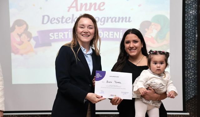 Konak’ta 'Bilinçli Anneler' mezun oldu