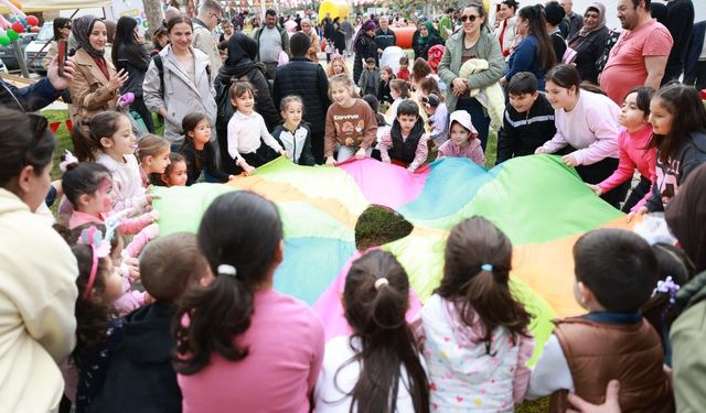 Bayraklı Çocuk Kitap Şenliği üç gün boyunca yoğun ilgi gördü