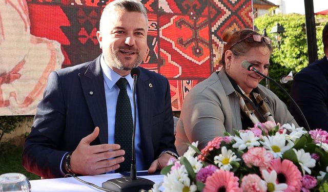 Buca’da Balkan buluşması | Pembe Köşk’te söyleşi düzenlendi