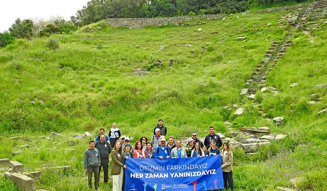 Çeşme’de Otizm Farkındalığı için doğa yürüyüşü