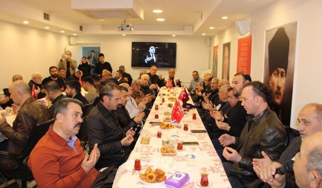 Aliağa’da Başbuğ Alparslan Türkeş’e vefa: Vefatının 29. yılında dualarla anıldı