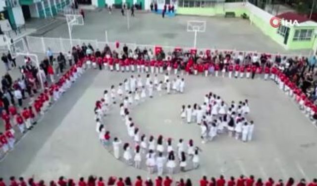 Ertuğrulgazi İlkokulu’nda İstiklal Marşı işaret diliyle okundu