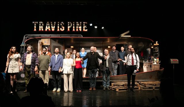 İzmir Şehir Tiyatroları’ndan 'Halktan Biri' prömiyeri