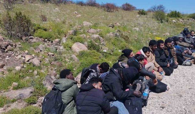 İzmir'de 36 yasa dışı göçmen ve 2 organizatör yakalandı