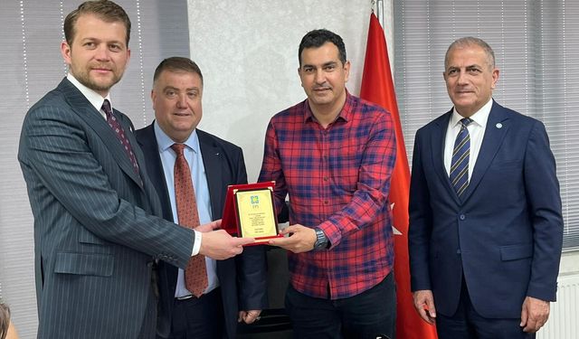 İzmir’de taksiciden insanlık dersi