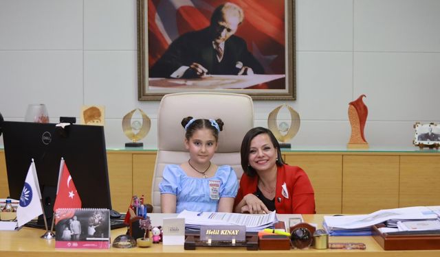 Geleceğin sahipleri Karabağlar’da makama oturdu