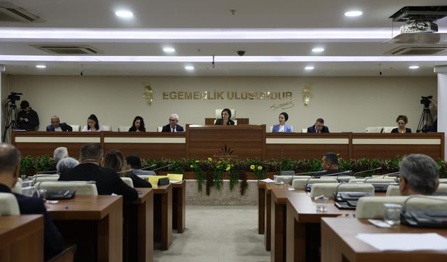 Karabağlar’da komisyonlar yenilendi, görev dağılımı netleşti